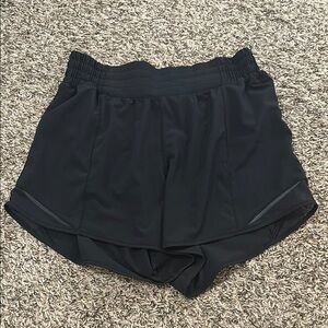 Black Lululemon Hotty Hot Shorts 4” lined size 6